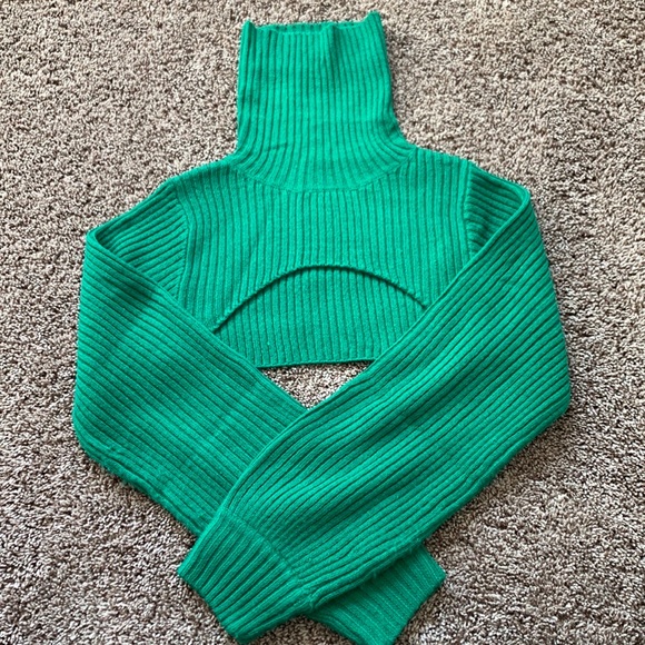 H&H cropped ripped turtle neck sweater - Picture 3 of 3